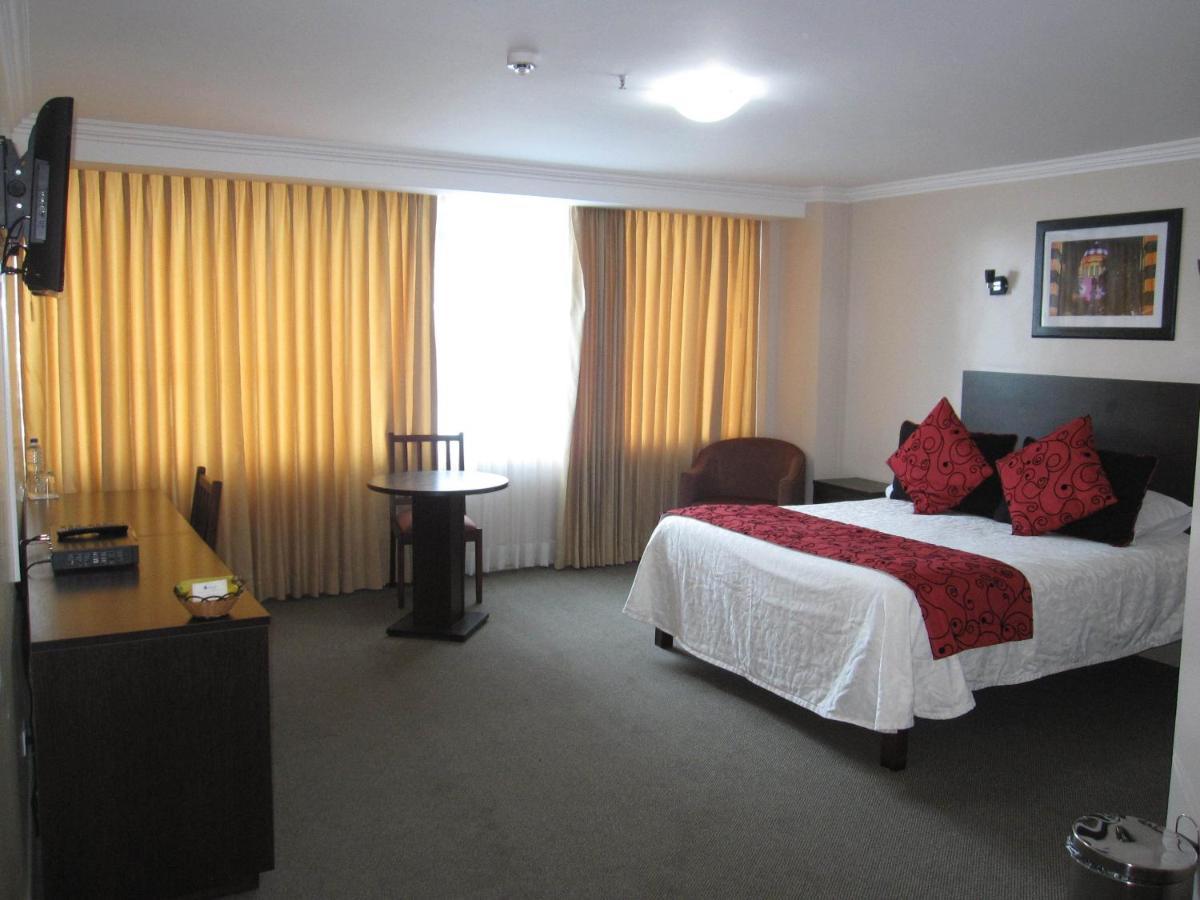 Hotel Novalux Ambato Exterior foto