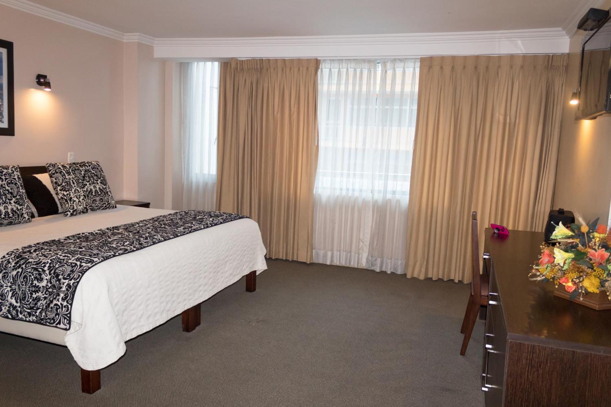 Hotel Novalux Ambato Exterior foto